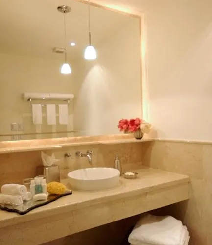 Aparthotel Londres 212 4*